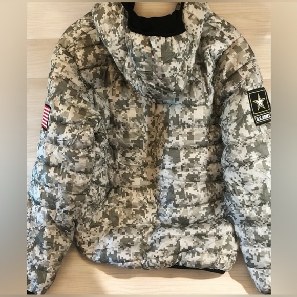 New With Tags Army lightweight Digital Camo Puffer Jacket Coat Sz L Large - Picture 3 of 10